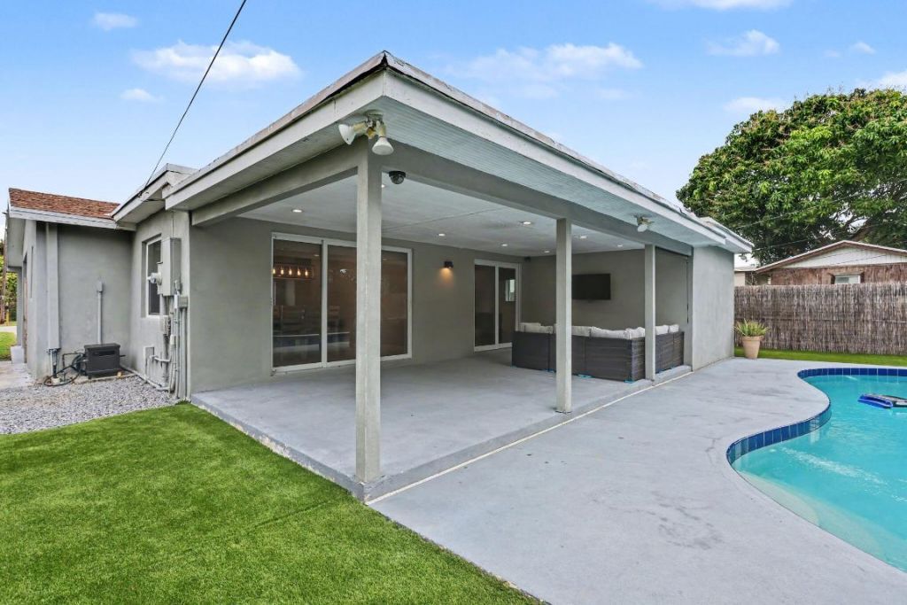 124 SW 11th Avenue, Boynton Beach, FL 33435 Photo