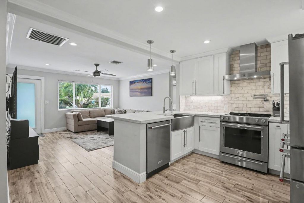 124 SW 11th Avenue, Boynton Beach, FL 33435 Photo