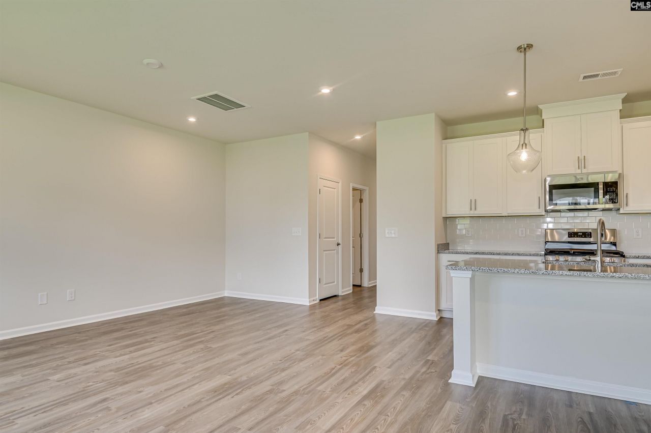 132 Bloomsbury Drive  Photo 13