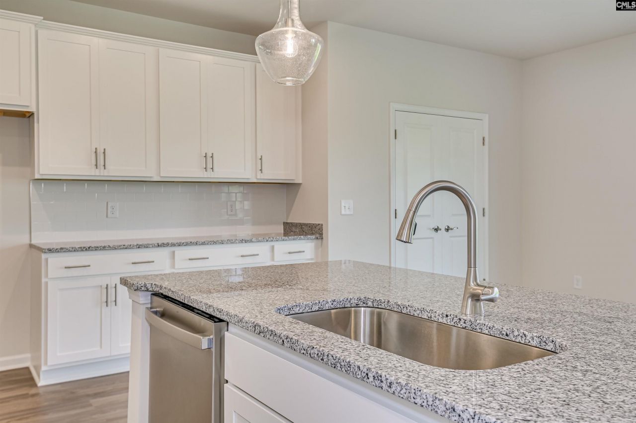 132 Bloomsbury Drive  Photo 9