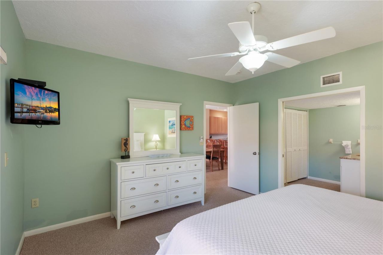 6006 Gulf Drive, Unit 214, Holmes Beach, FL 34217 Photo