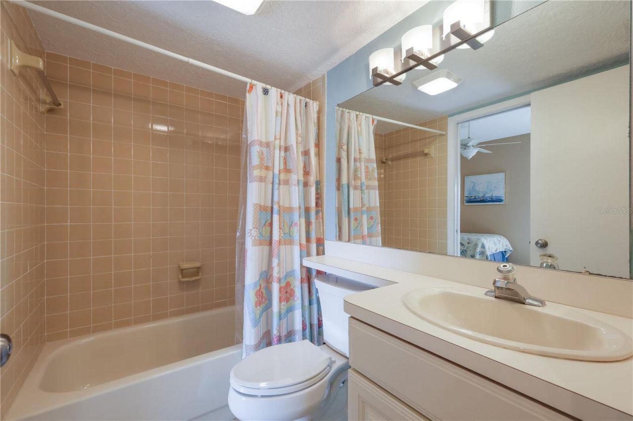 6006 Gulf Drive, Unit 214, Holmes Beach, FL 34217 Photo