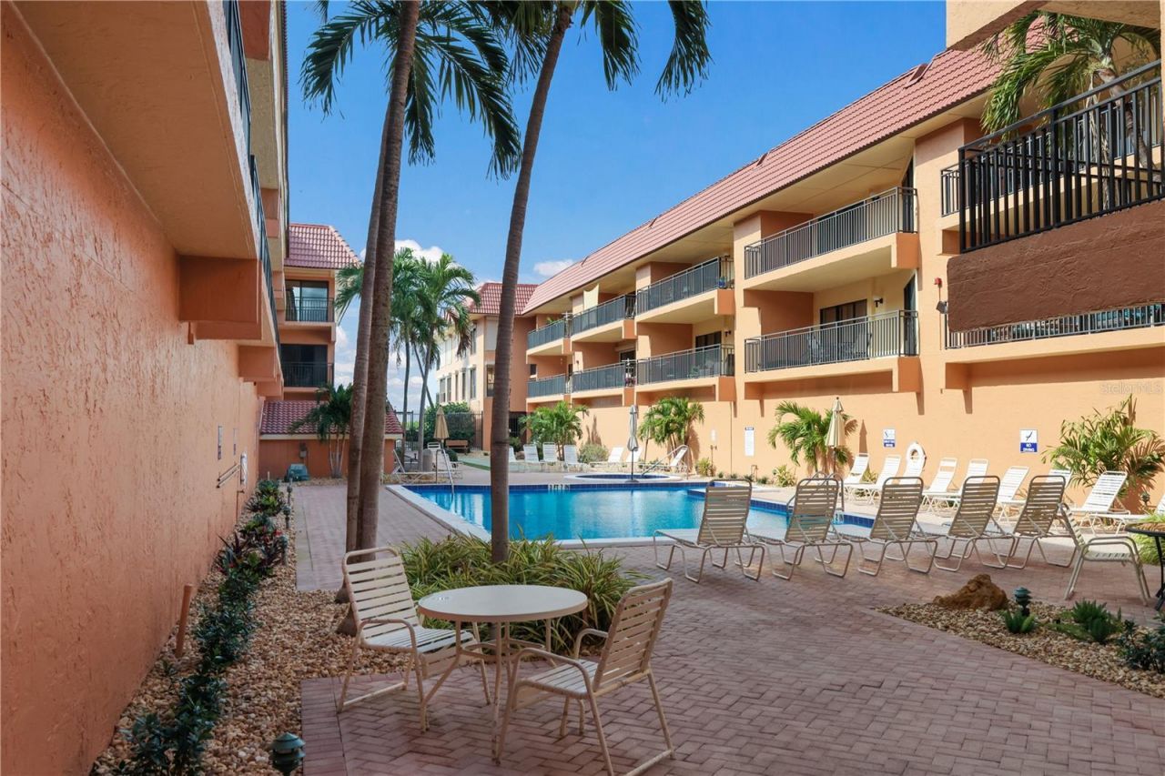 6006 Gulf Drive, Unit 214, Holmes Beach, FL 34217 Photo