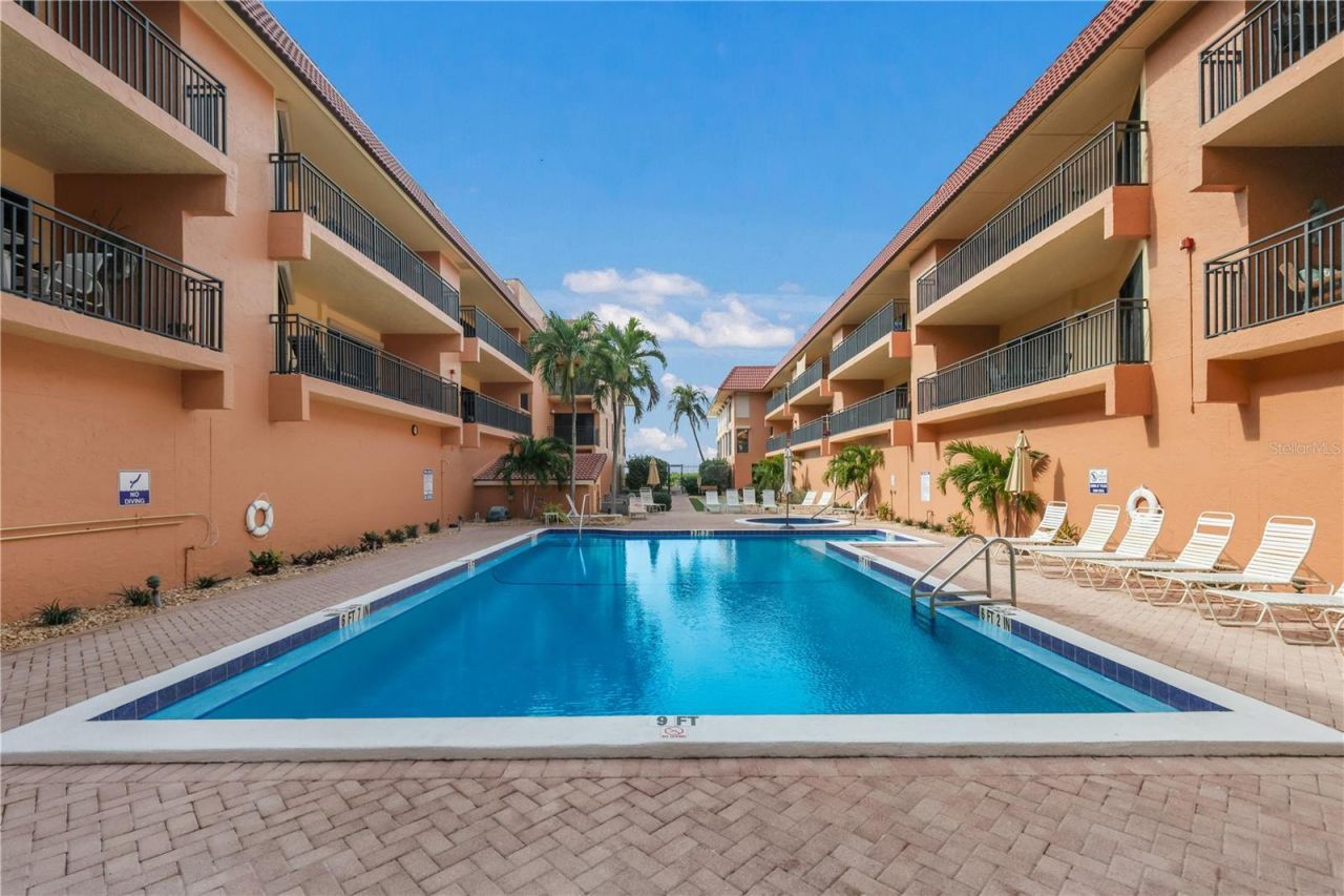6006 Gulf Drive, Unit 214, Holmes Beach, FL 34217 Photo