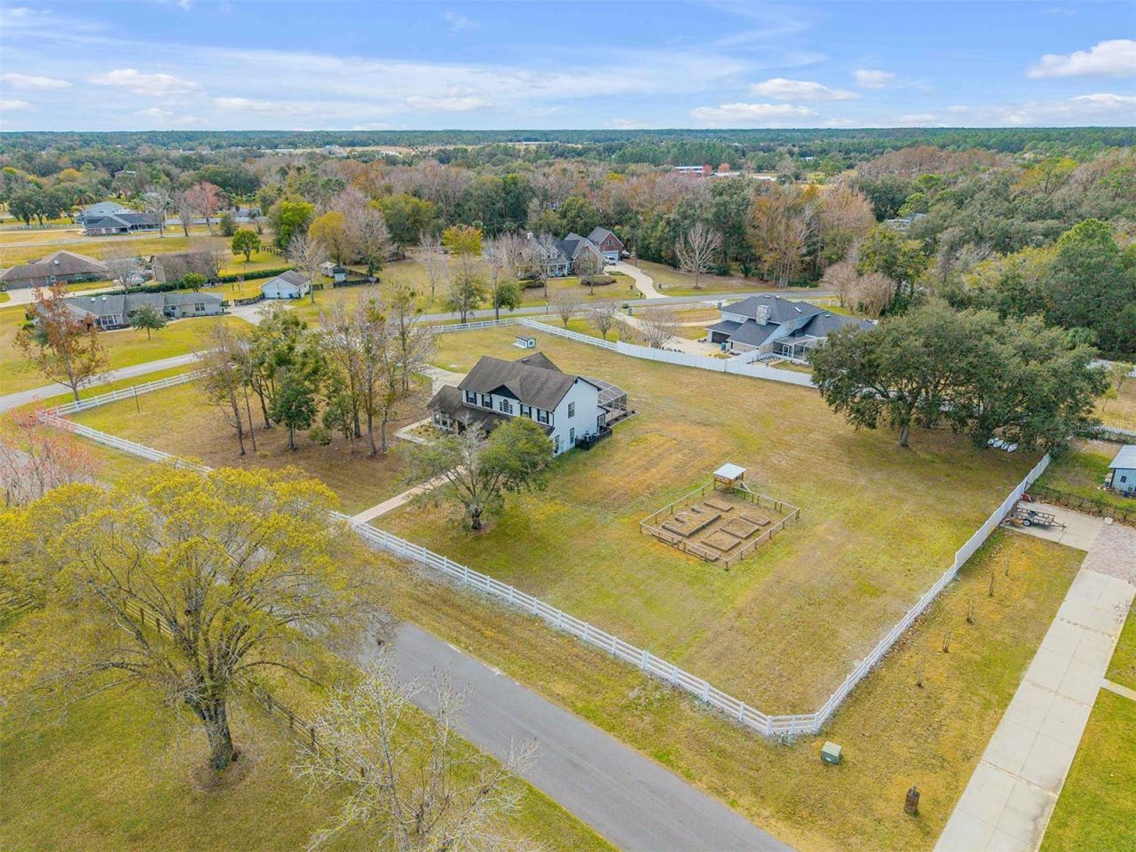 330 Country Circle Drive E, Port Orange, FL 32128 Main Photo