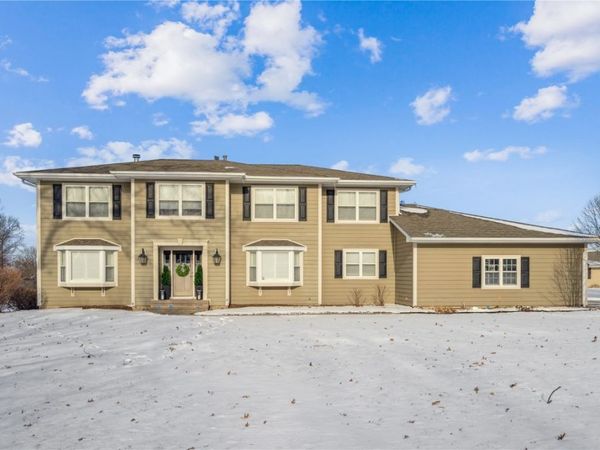 4362 Cloverdale Road NE, Cedar Rapids, IA 52411