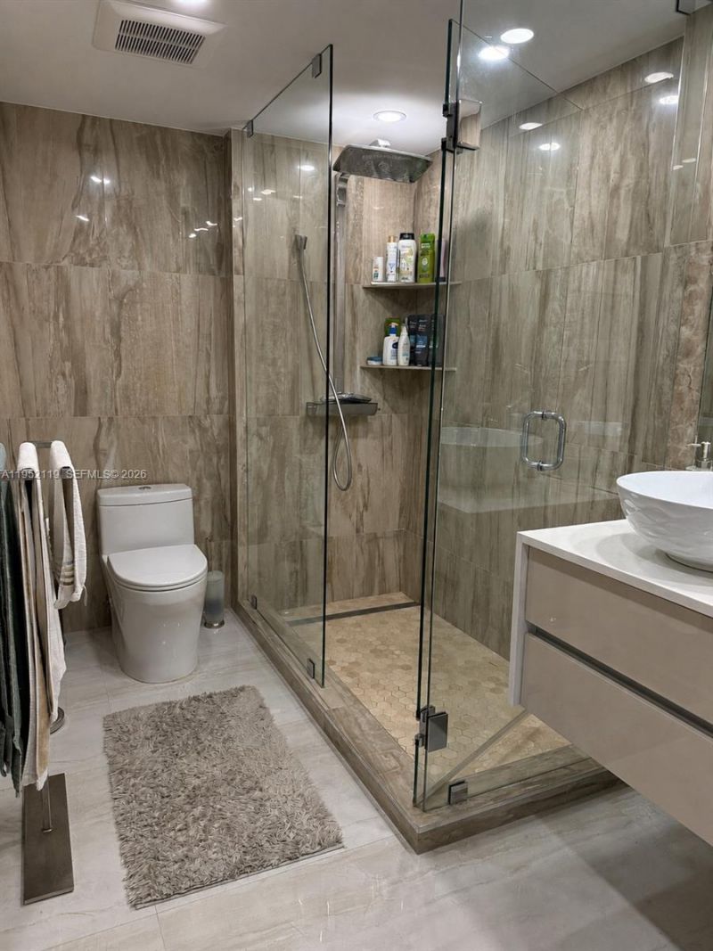 210 174th St, Unit 911, Sunny Isles Beach, FL 33160 Photo