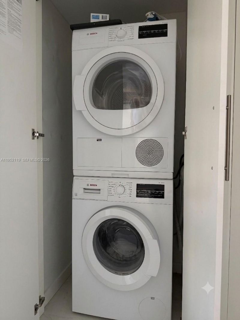 210 174th St, Unit 911, Sunny Isles Beach, FL 33160 Photo