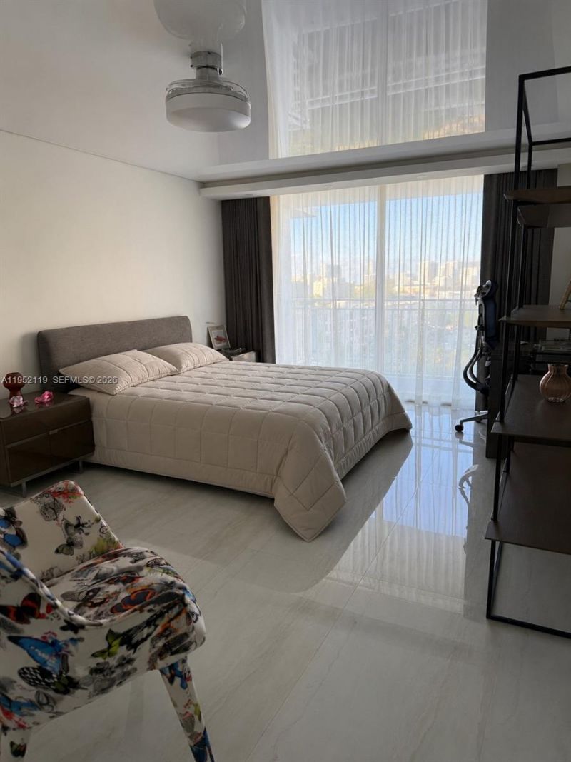 210 174th St, Unit 911, Sunny Isles Beach, FL 33160 Photo