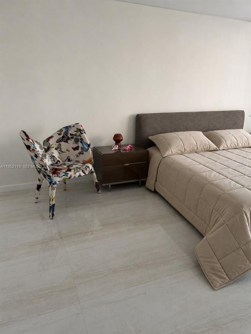 210 174th St, Unit 911, Sunny Isles Beach, FL 33160 Photo