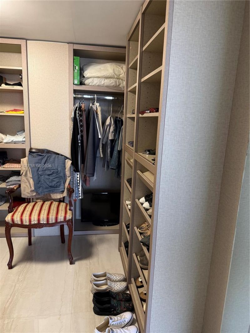 210 174th St, Unit 911, Sunny Isles Beach, FL 33160 Photo