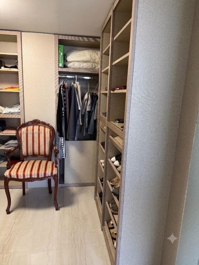 210 174th St, Unit 911, Sunny Isles Beach, FL 33160 Photo