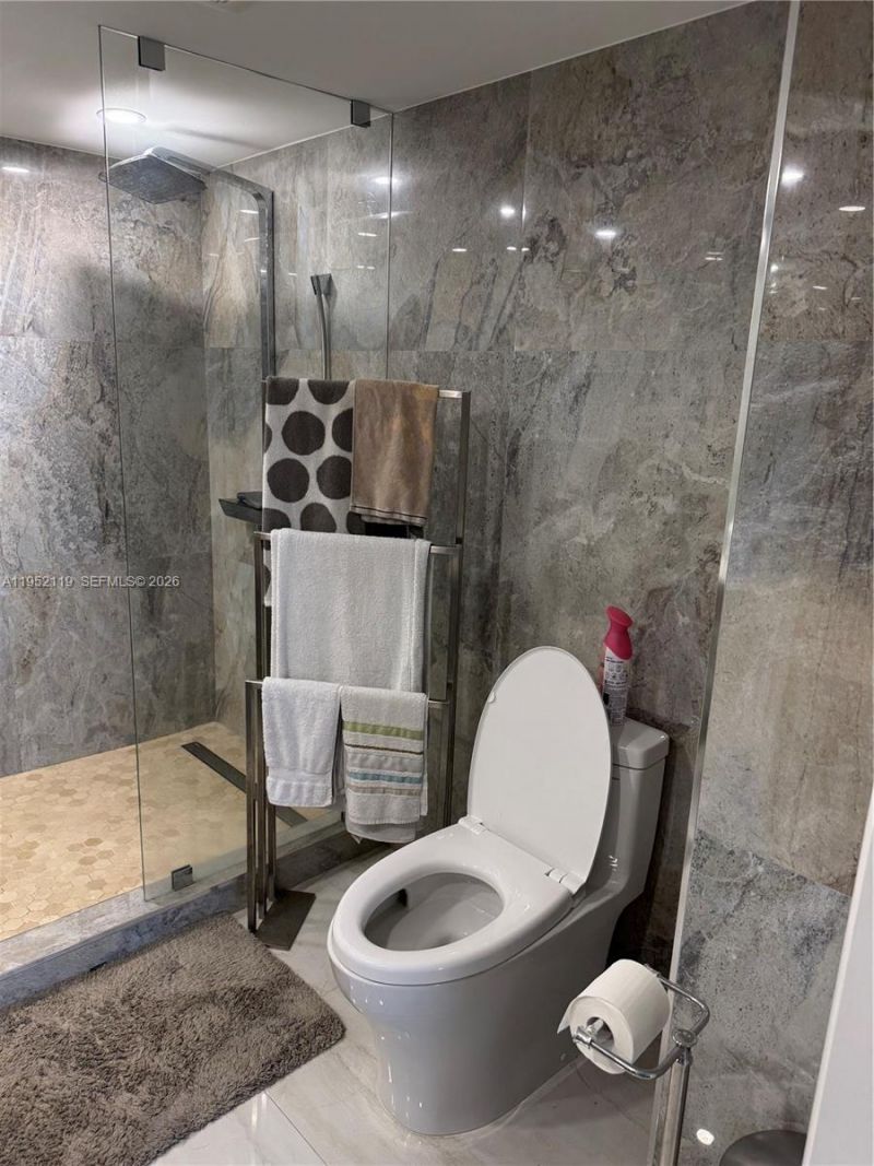 210 174th St, Unit 911, Sunny Isles Beach, FL 33160 Photo