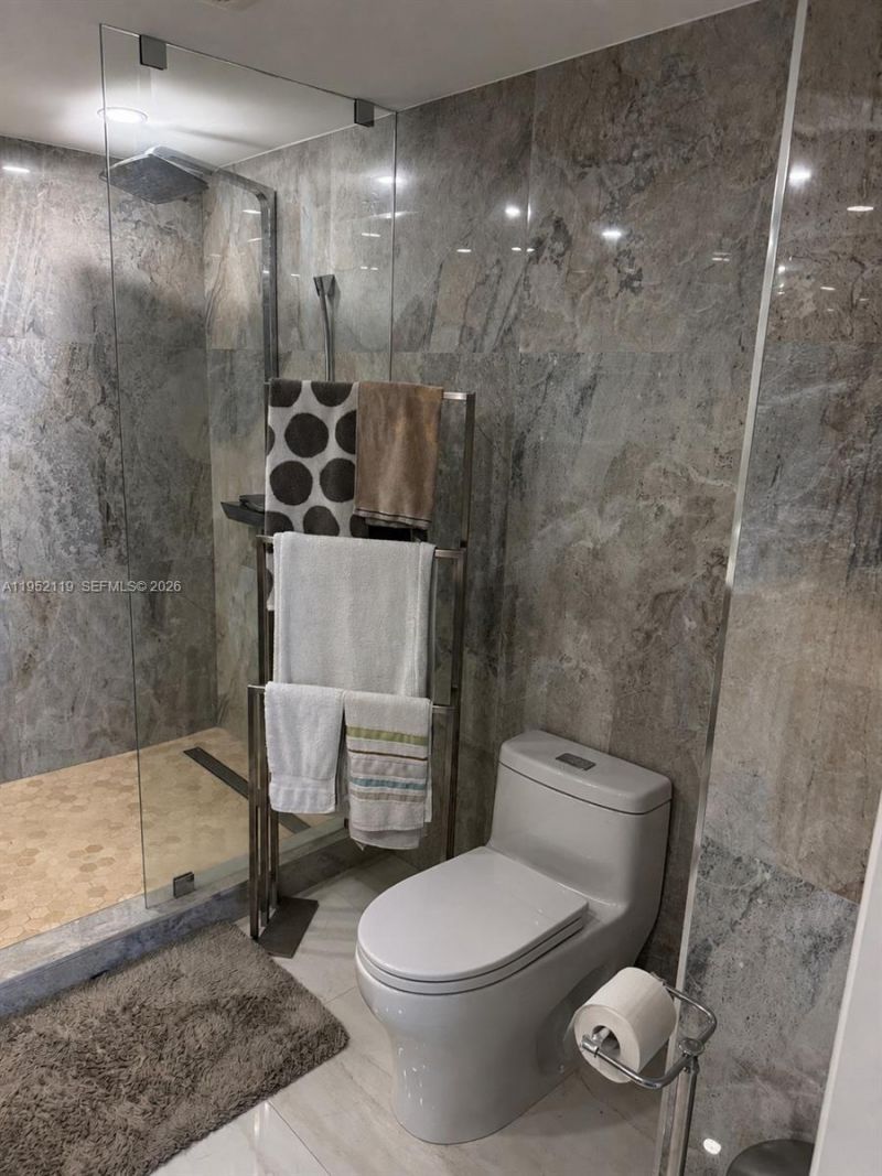 210 174th St, Unit 911, Sunny Isles Beach, FL 33160 Photo