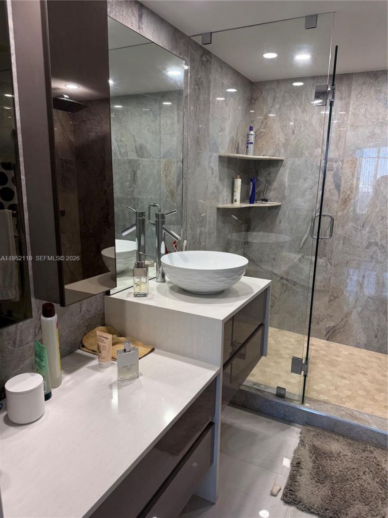 210 174th St, Unit 911, Sunny Isles Beach, FL 33160 Photo