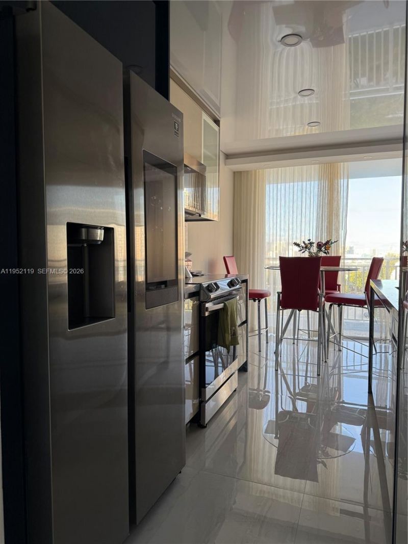 210 174th St, Unit 911, Sunny Isles Beach, FL 33160 Photo