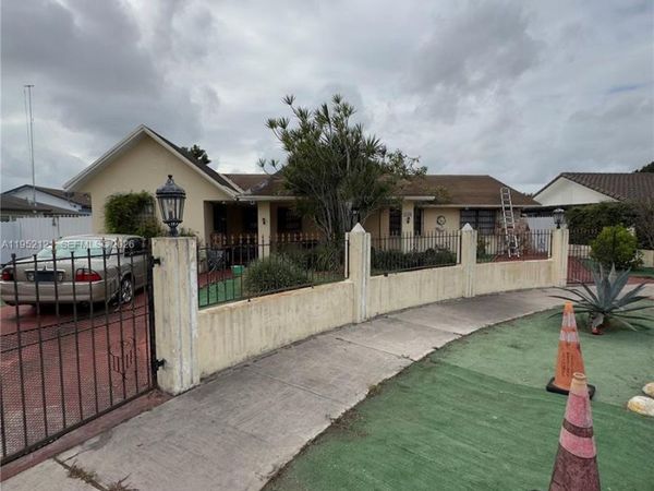 530 SW 101st Ct, Miami, FL 33174