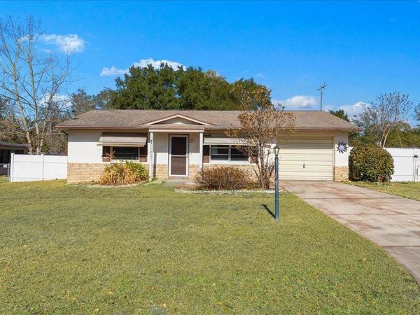 415 FIRST DRIVE, LADY LAKE, FL 32159