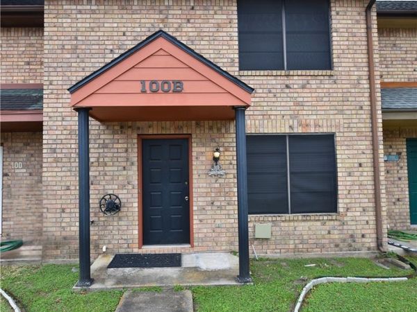 100 Seascape Drive, Unit B, Port Lavaca, TX 77979