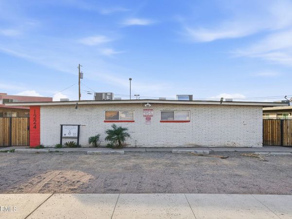 1224 S SMITH Road, Tempe, AZ 85281
