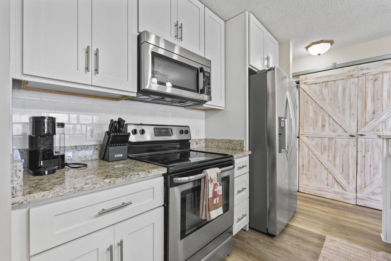 4353 Spa Dr. Photo 11