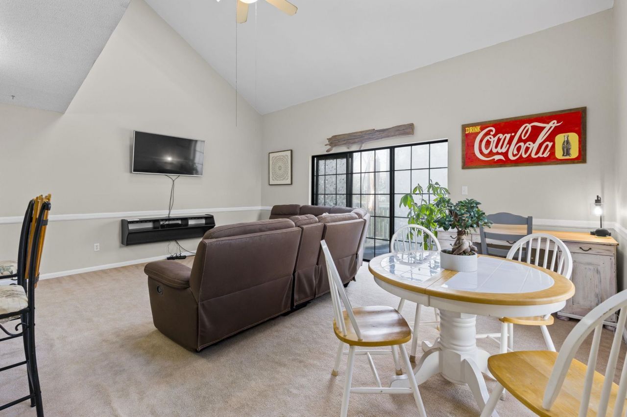 4353 Spa Dr. Photo 8