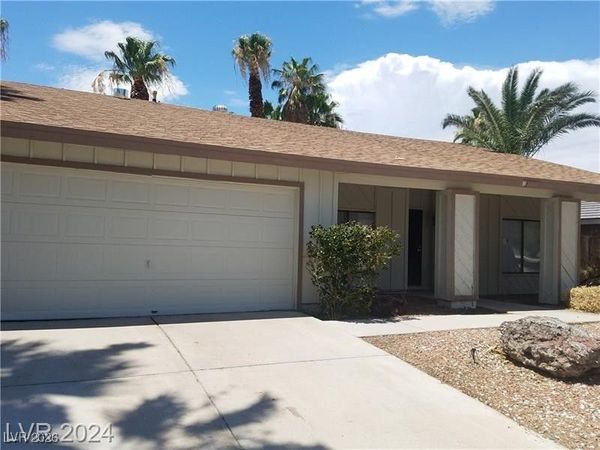 4639 Kristen Lane , Las Vegas, NV 89121