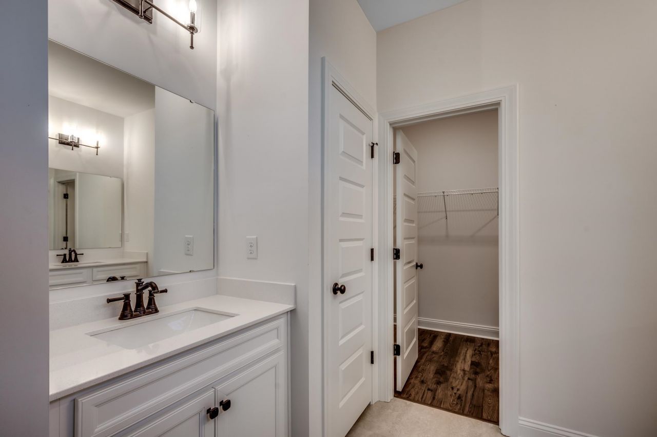 600 Canborough Lane Photo 16