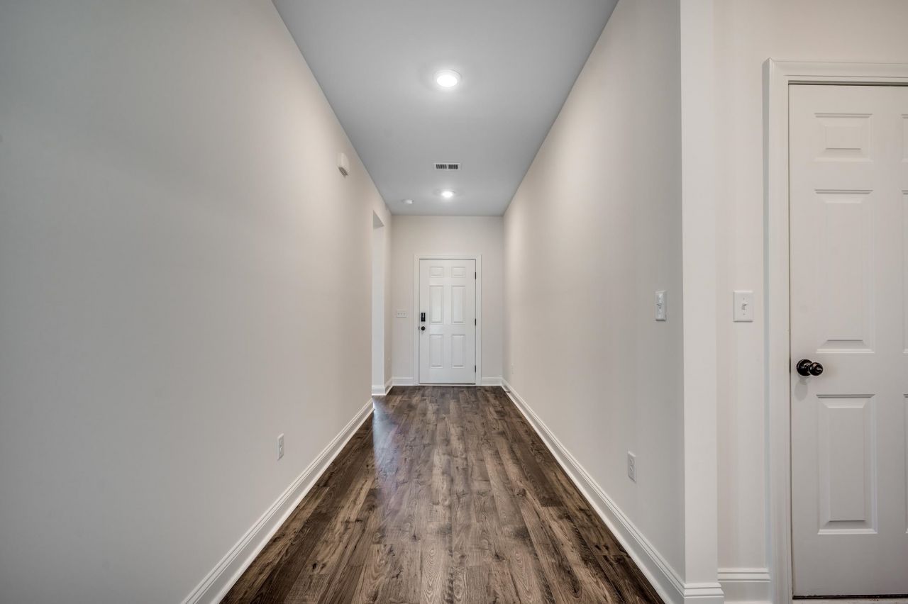 600 Canborough Lane Photo 4