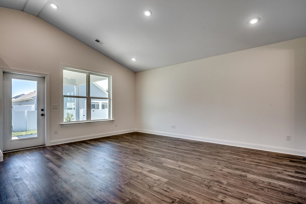 600 Canborough Lane Photo 8