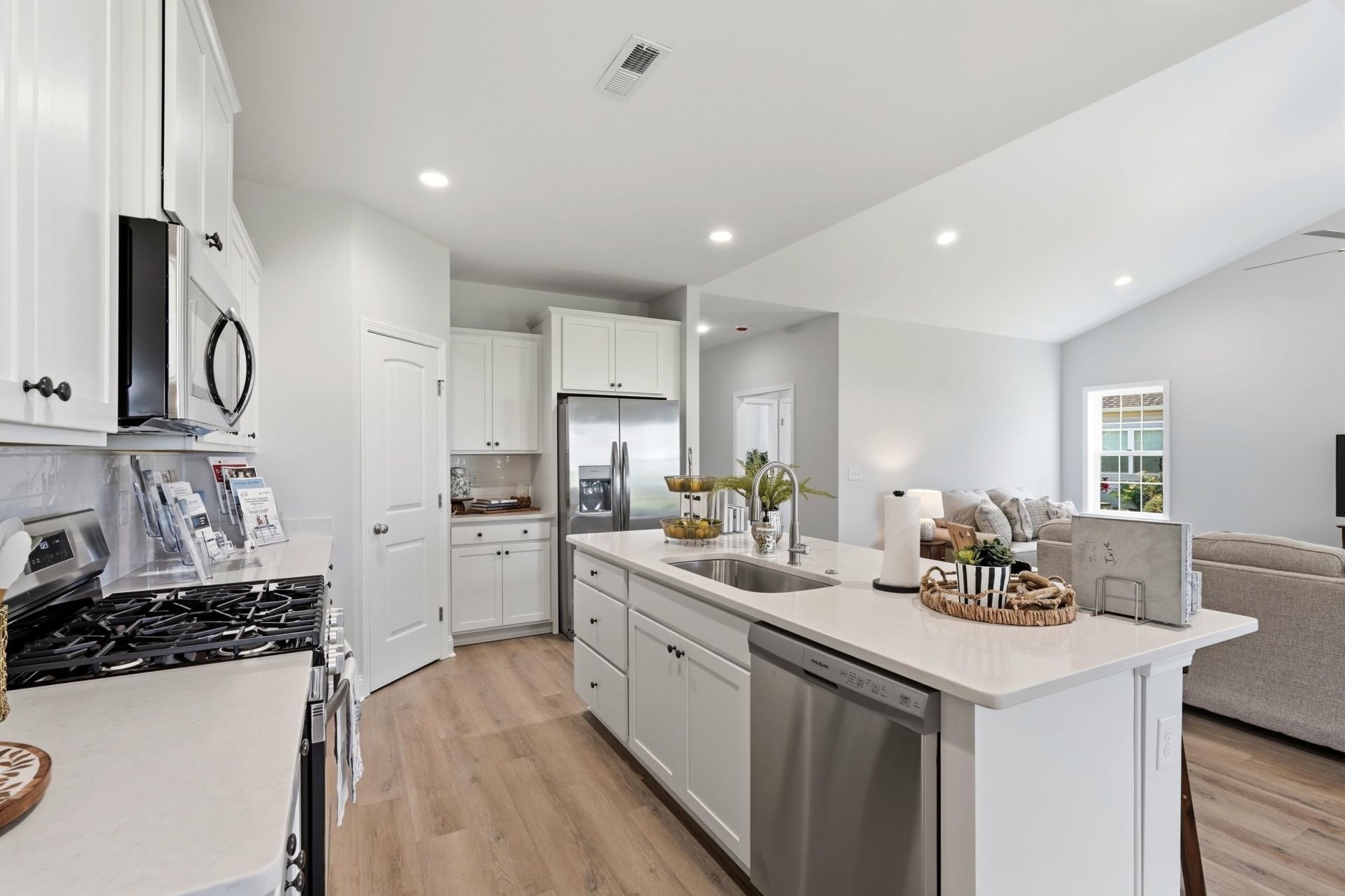 302 Chaff Ct. Photo 6