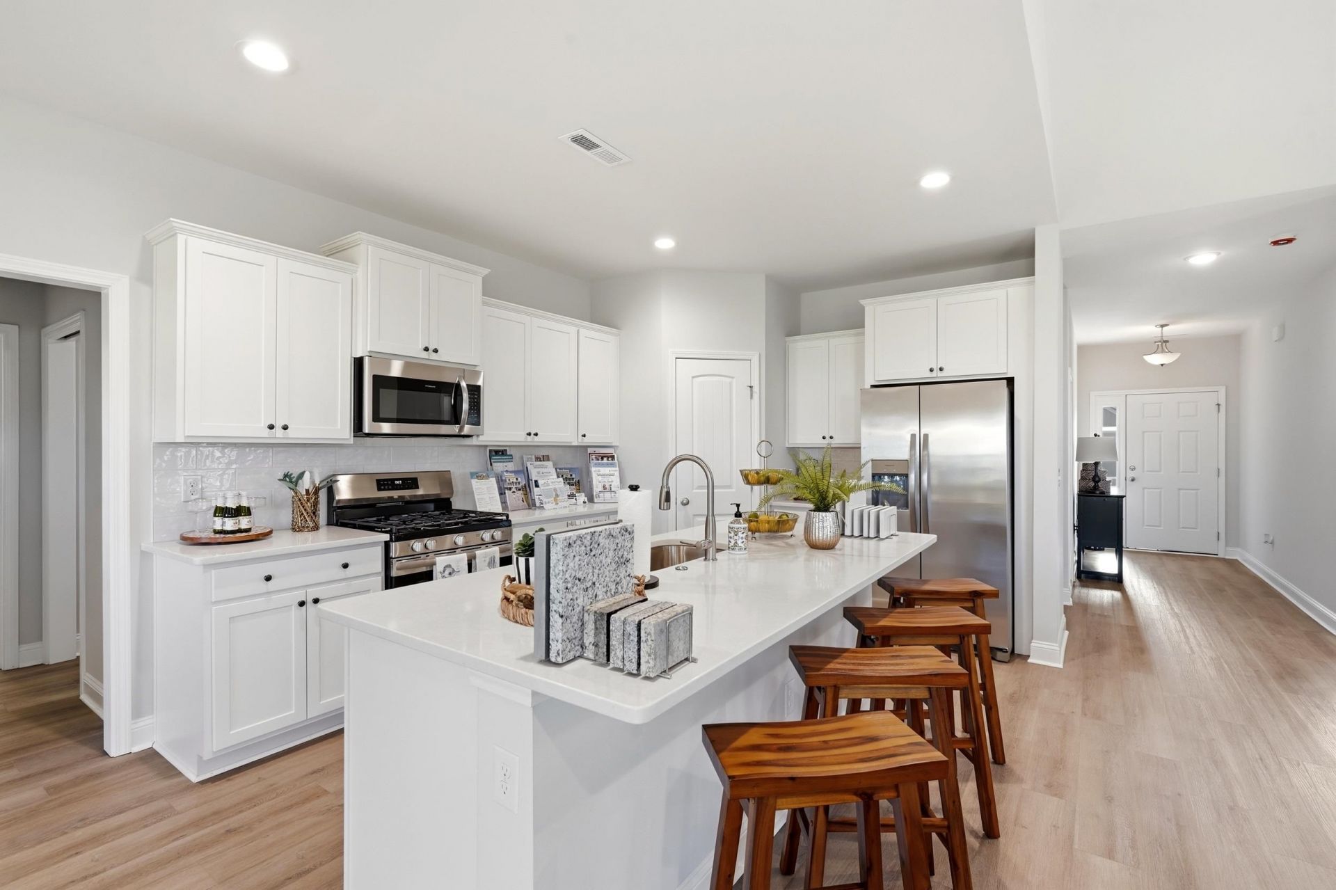 302 Chaff Ct. Photo 8