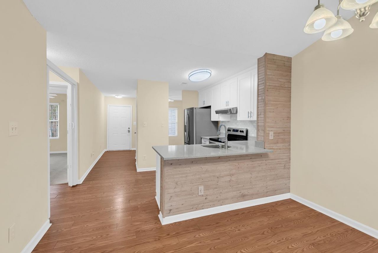 820 Fairway Dr. Photo 11