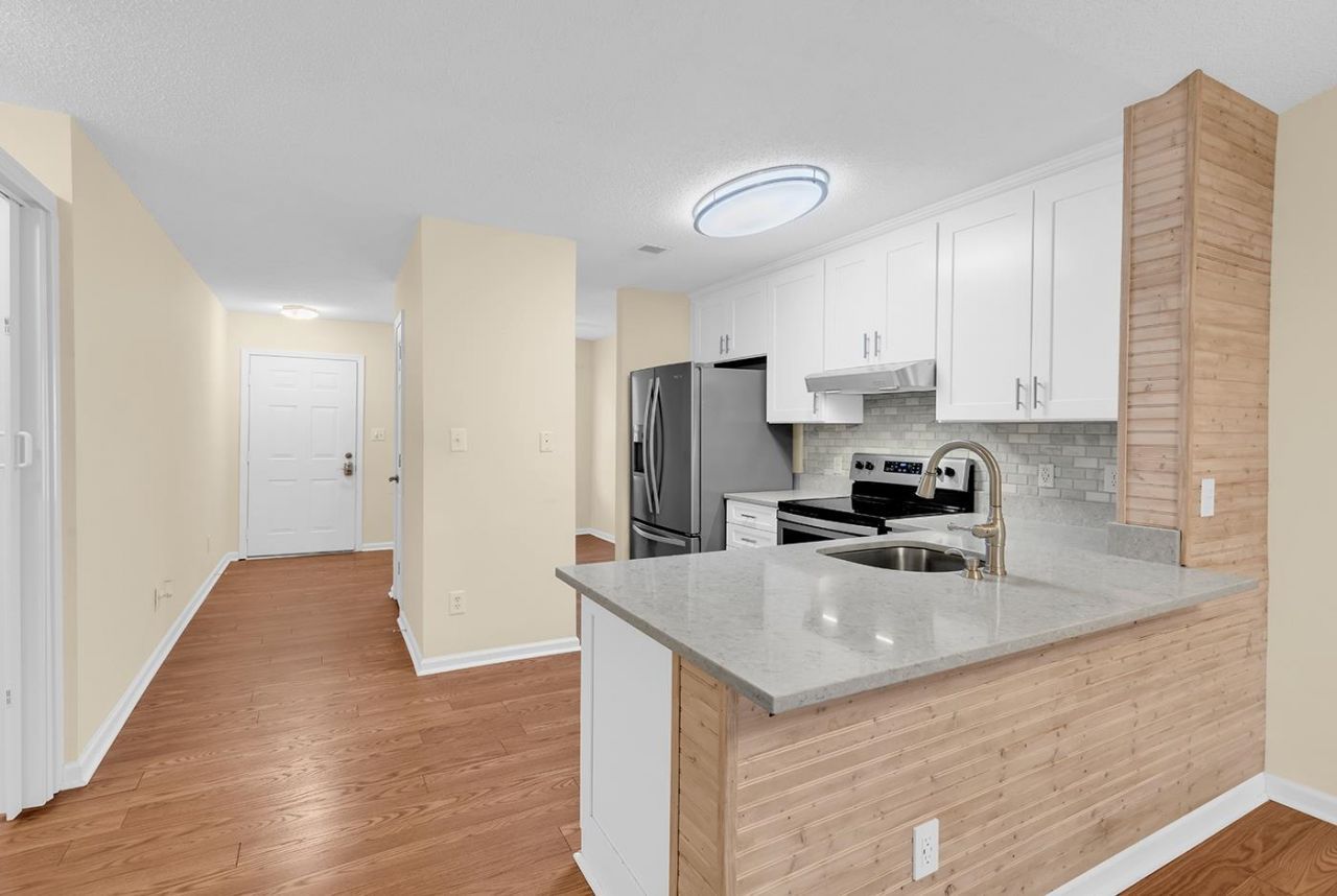 820 Fairway Dr. Photo 12