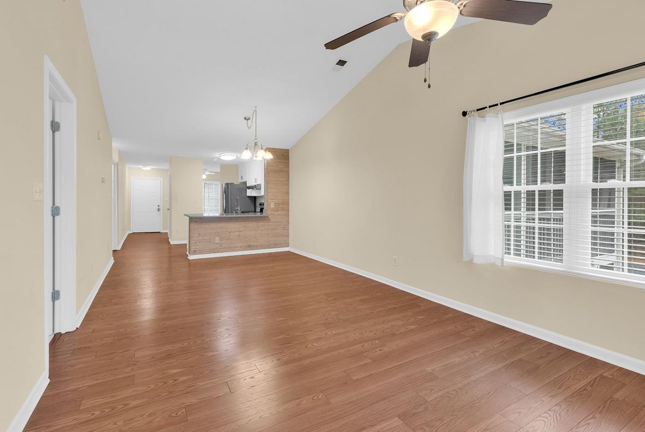 820 Fairway Dr. Photo 15