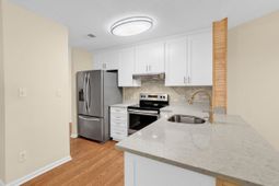 820 Fairway Dr. photo 4