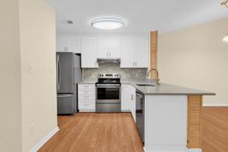 820 Fairway Dr. photo 4