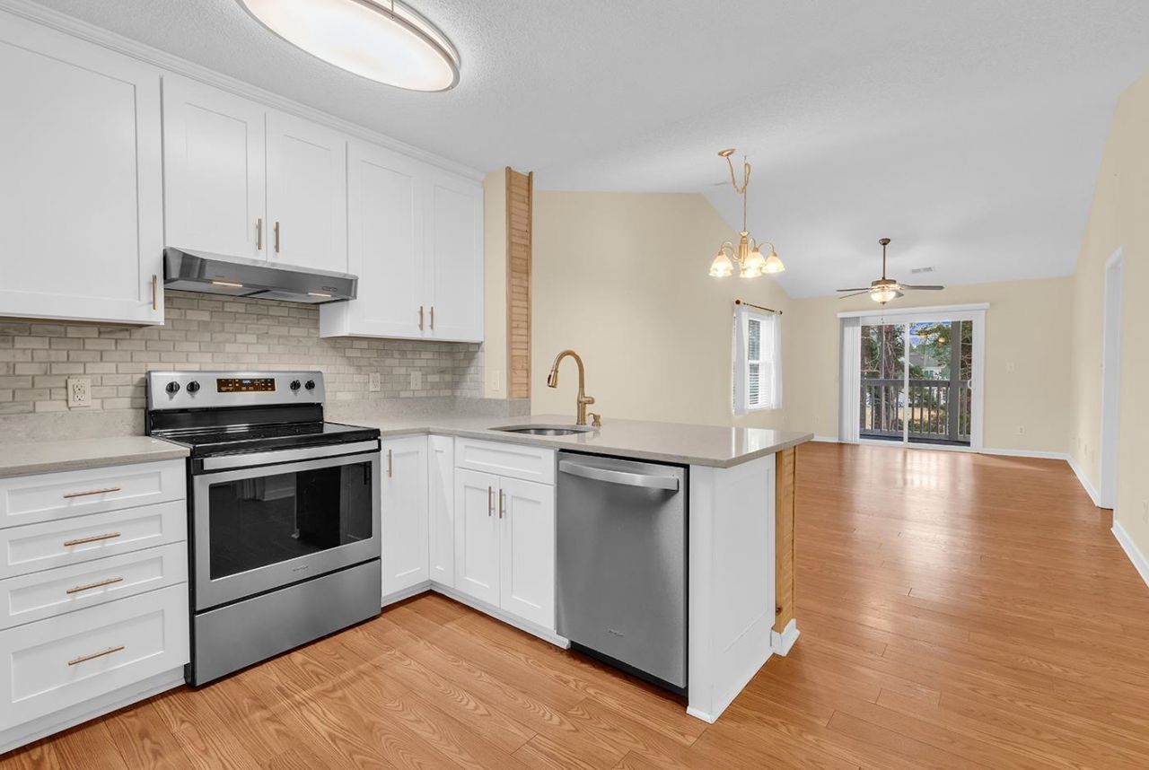 820 Fairway Dr. Photo 5