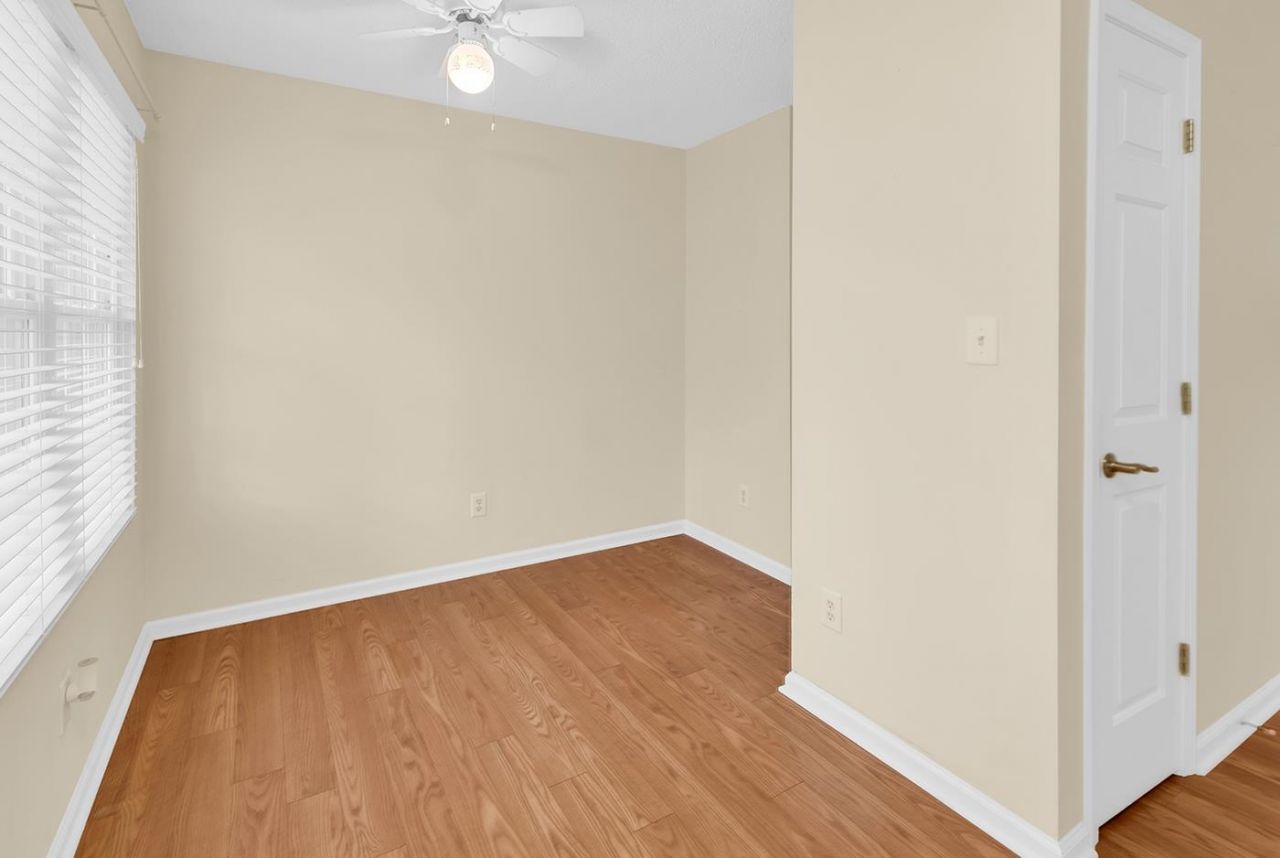 820 Fairway Dr. Photo 9