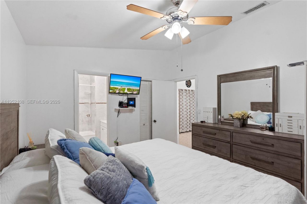 6919 W 29th Way, Hialeah, FL 33018 Photo