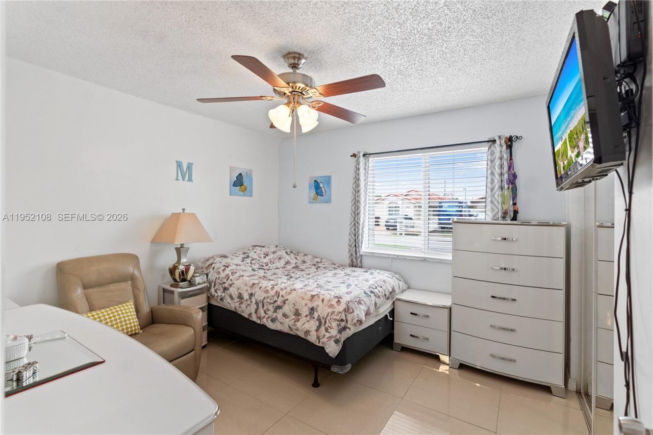 6919 W 29th Way, Hialeah, FL 33018 Photo