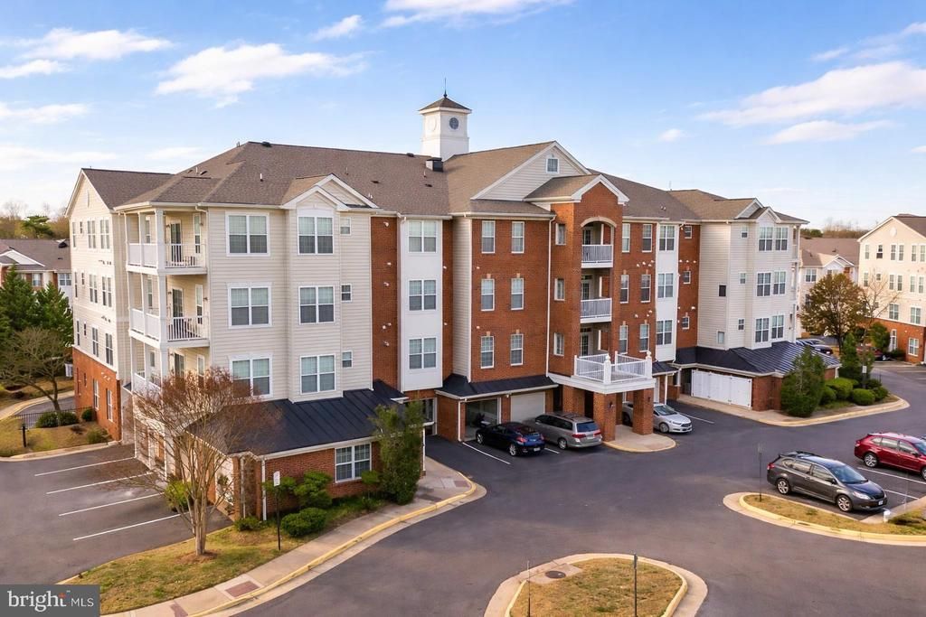 9710 Handerson Place, Unit 207, Manassas Park, VA 20111 Main Photo