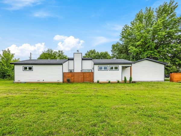 3481 W Moark Street , Springfield, MO 65810