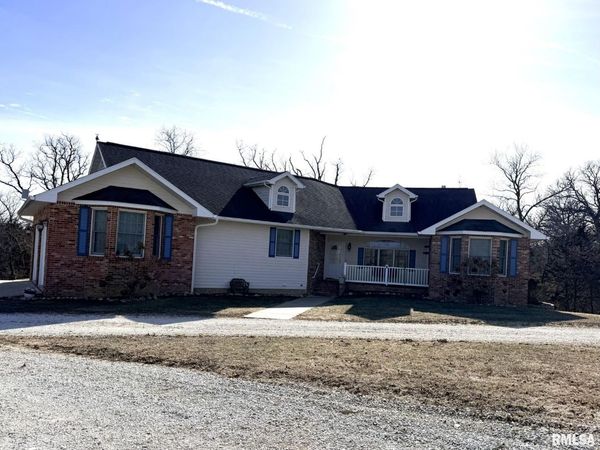 23019 E OWENS Road, Farmington, IL 61531