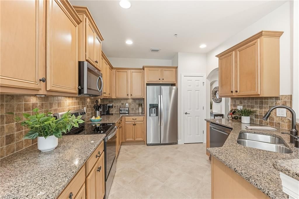 12895 New Market St, Unit 102, Fort Myers, FL 33913 Photo