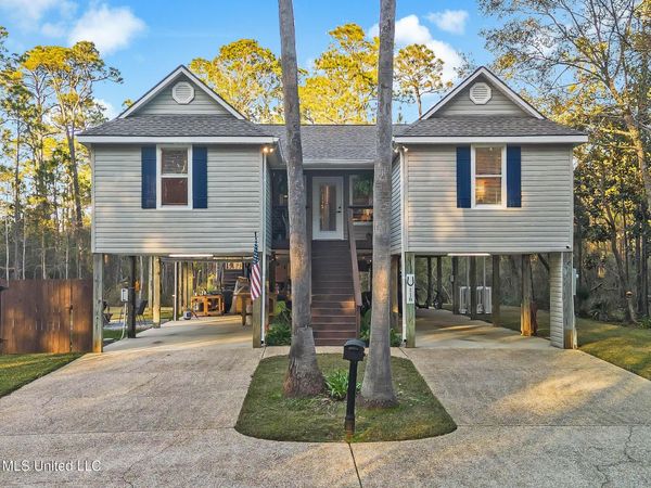 118 Holly Point Drive, Pass Christian, MS 39571