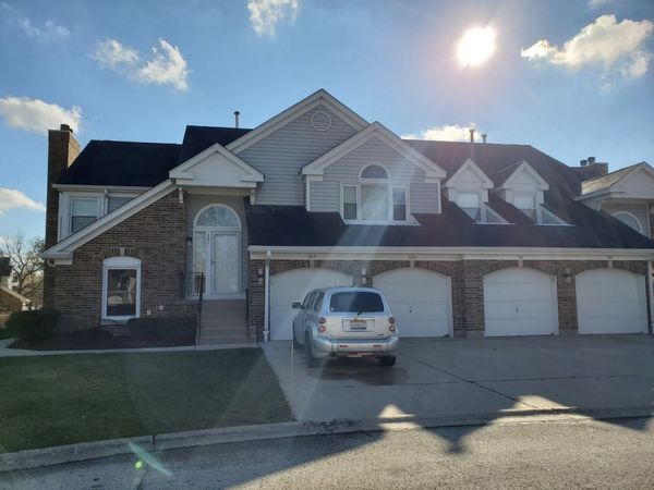 325 Satinwood Court S, Buffalo Grove, IL 60089