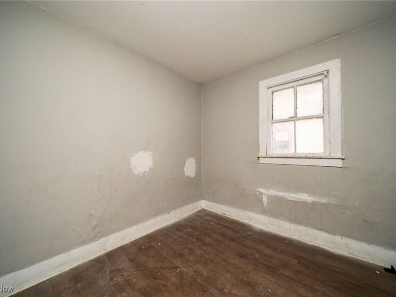 2449 Castle Avenue, Cleveland, OH 44113 Photo 12