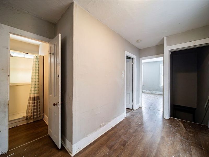 2449 Castle Avenue, Cleveland, OH 44113 Photo 14