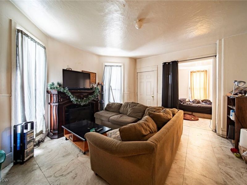 2449 Castle Avenue, Cleveland, OH 44113 Photo 18